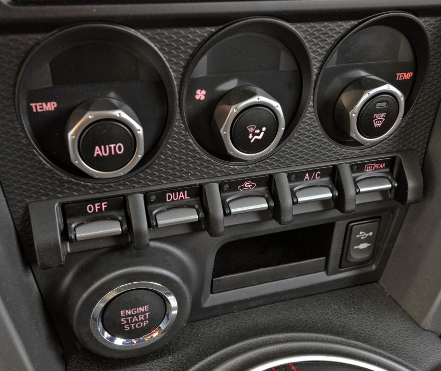 Subaru BRZ 2013 года  (US) (фото 25 из 100)
